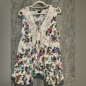 Torrid 1X floral top EUC